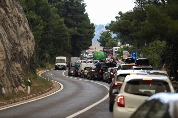 Prometna gužva od Šibenika prema Splitu