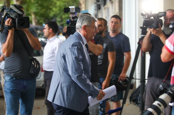 Dolazak članova šireg predsjedništva HDZ-a na sjednicu u sjedište stranke