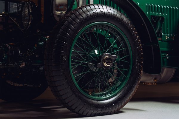 Bentley Speed Six Continuation serija