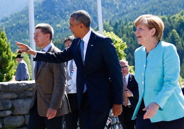 Barack Obama i Angela Merkel uživali u bavarskom pivu 01