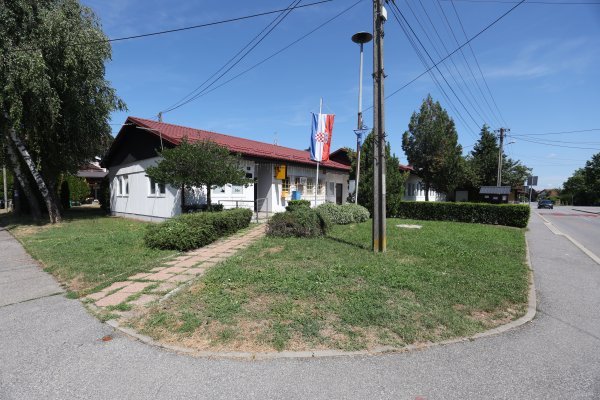 Opljačkana pošta u Sesvetama