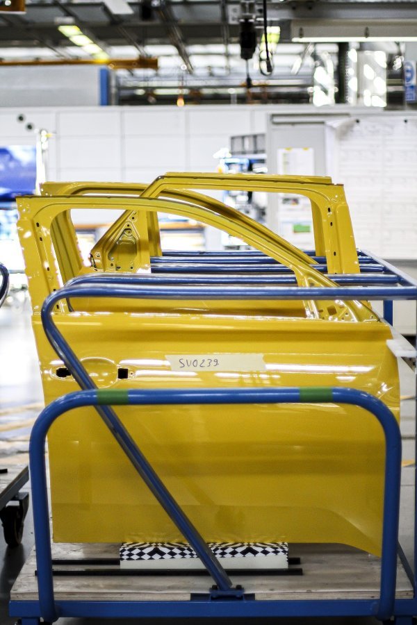 Globalni centar za inženjering proizvoda razvija prve primjerke budućih Renaultovih modela. Ta jedinstvena, tajna i tehnološki napredna mini tvornica mjesto je na kojem se proizvode i prvi primjerci budućeg električnog Renaulta 5