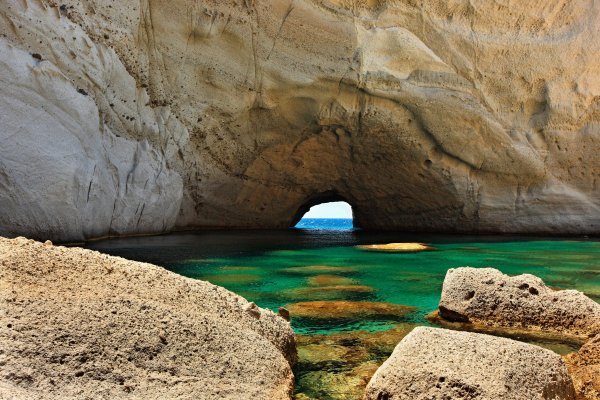 Plaža Sykia, otok Milos, Grčka