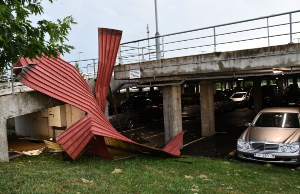 Katastrofalne posljedice razornog nevremena u Slavonskom Brodu
