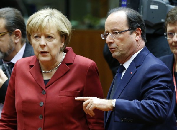 Merkel i Hollande slažu se da je potrebno pojačati obrambenu suradnju u Europi Yves Herman/Reuters