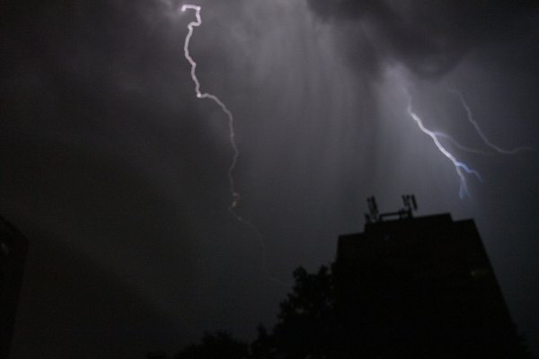 Grmljavinsko nevrijeme zahvatilo je veći dio Zagreba