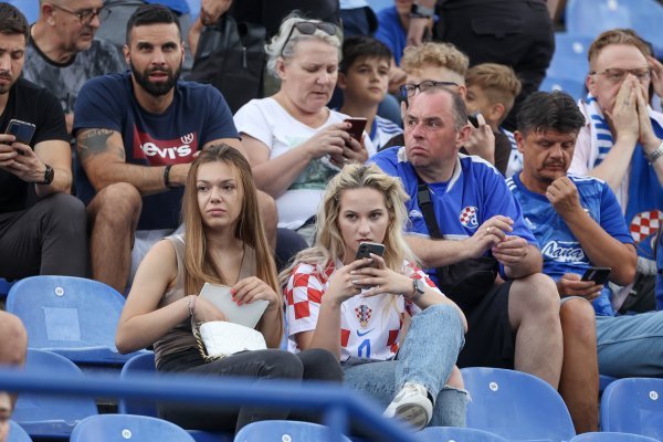 Dinamovi navijači na maksimirskom stadionu