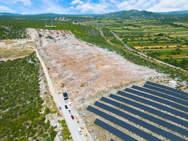 Solarna elektrana - ilustracija