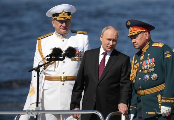 Putin na mornaričkoj smotri