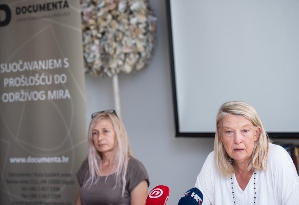 Božica Ciboci, Vesna Teršelič, Nela Pamuković na konferenciji za medije na temu osiguranje prava žrtava silovanja