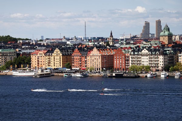 Pogled na stari grad Stockholm, uz primjer klasične skandinavske gradnje