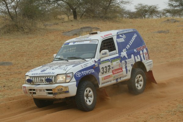 Toyota Land Cruiser J90 na reliju Dakar 2004 hrvatske posade Zvonimir Martinčević/Marin Frčko