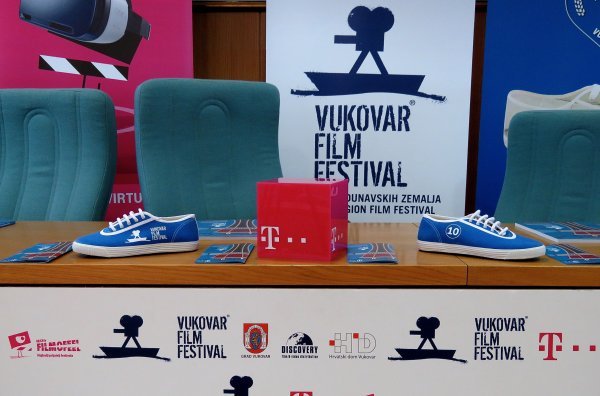 Dizajn startasica za jubilarno 10. izdanje VFF-a Vukovar Film Festival
