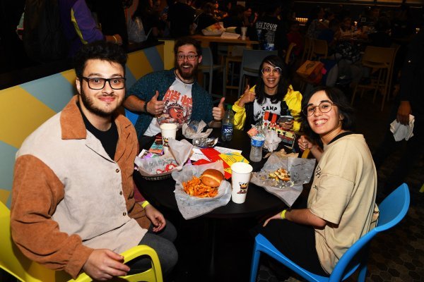 Otvaranje prvog restoratna MrBeast Burger