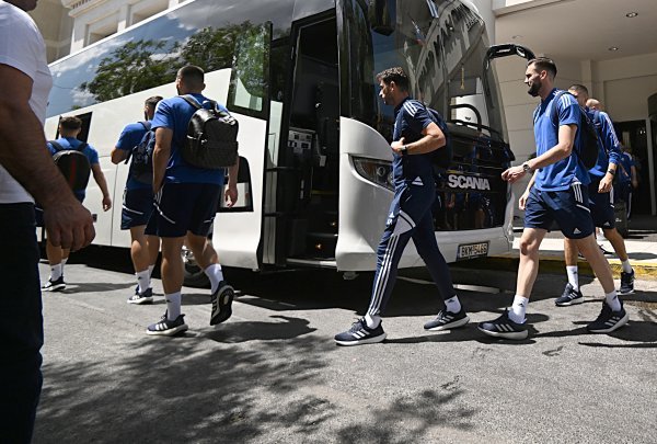 Dinamo uz jake mjere osiguranja odlazi iz hotela nakon što je utakmica odgođena