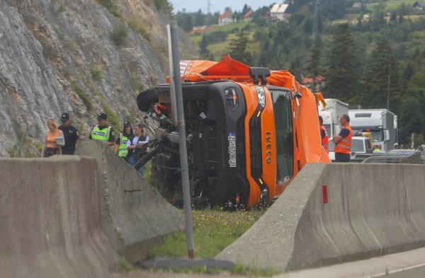 Teška prometna na autocesti A6