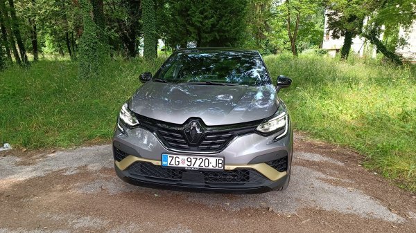 Renault Captur E-Tech Engineered 145 hibrid