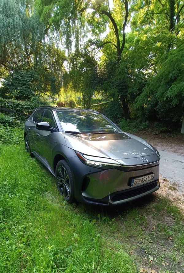 Toyota bZ4X EV 71.4 kWh AWD 5D EV/T STYLE