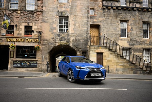 Lexus UX 300e