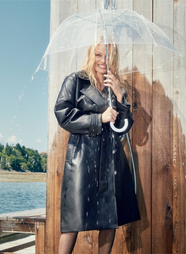 Pamela Anderson u modnoj kampanji brenda Aritzia