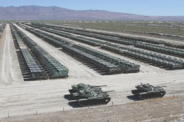 Američki tenkovi u Sierra Army Depotu