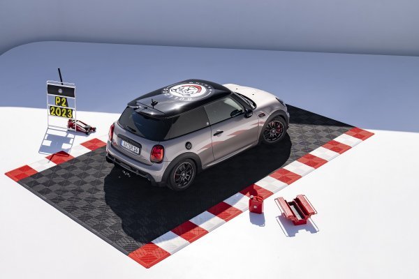 Mini John Cooper Works Bulldog Racing Edition