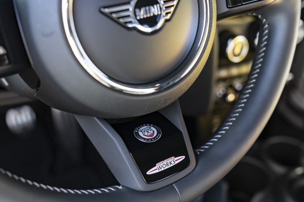 Mini John Cooper Works Bulldog Racing Edition