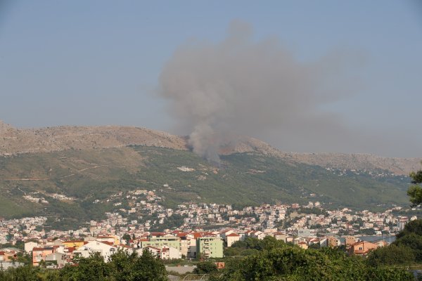 Požar izbio na brdu Perun iznad Strožanca