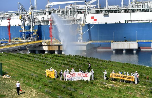 Prosvjed protiv proširenja LNG-a