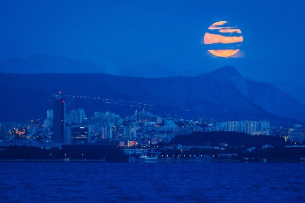 Super mjesec iznad Splita