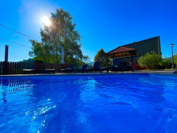 Staza Leska i kuća Runolist