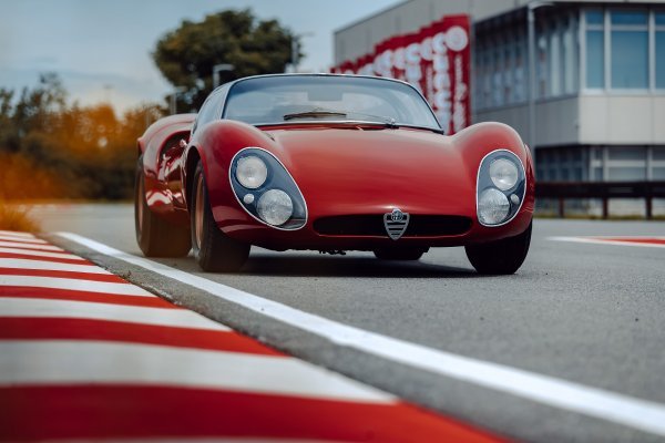 Alfa Romeo 33 Stradale (1967.)