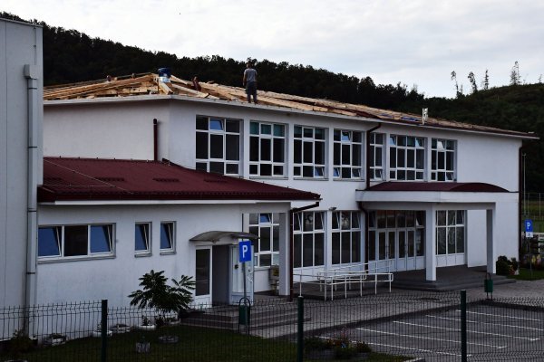 Prosvjed roditelja učenika iz Podcrkavlja kojima je tek sagrađena škola oštećena u srpanjskom nevremenu
