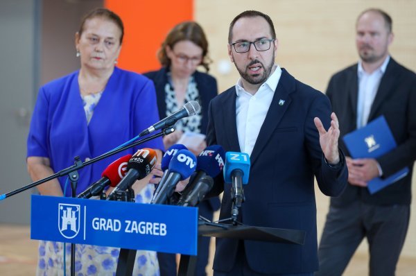 Tomašević obilježio završetak radova na dogradnji OŠ Ante Kovačića