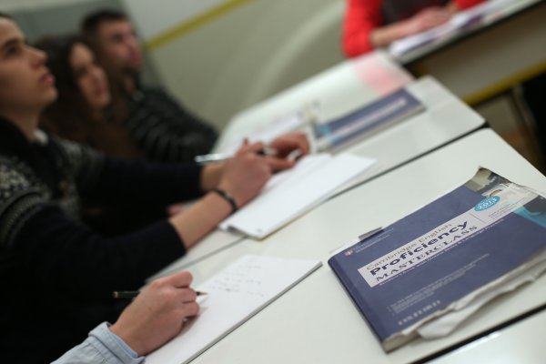 Sezonski rad traži i pripremu radnika pa nije loše osvježiti znanje stranih jezika