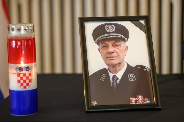 Komemoracija za umirovljenog stožernog generala Antuna Tusa