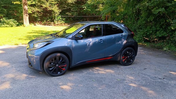 Toyota Aygo X 1.0 VVT-I 5D CVT Limited Edition JBL: UNDERCOVER JUN TAKAHASHI