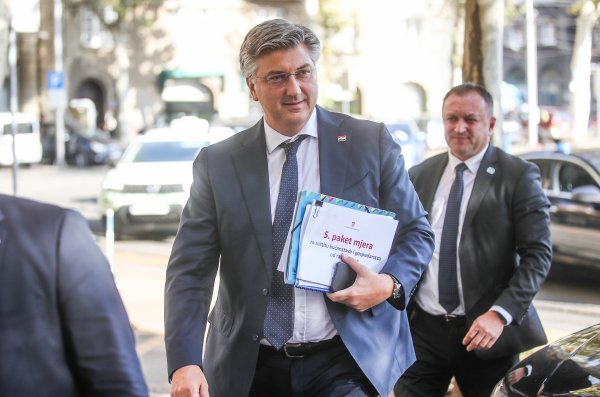 Dolazak članova HDZ-a na sjednicu Šireg predsjedništva stranke