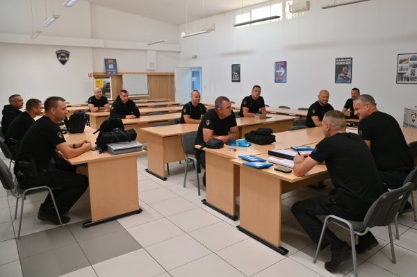 S Kobrama na autoputu