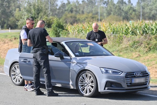 Kobre u intervenciji - automobil beogradskih registracija vozio je više od dopuštene brzine