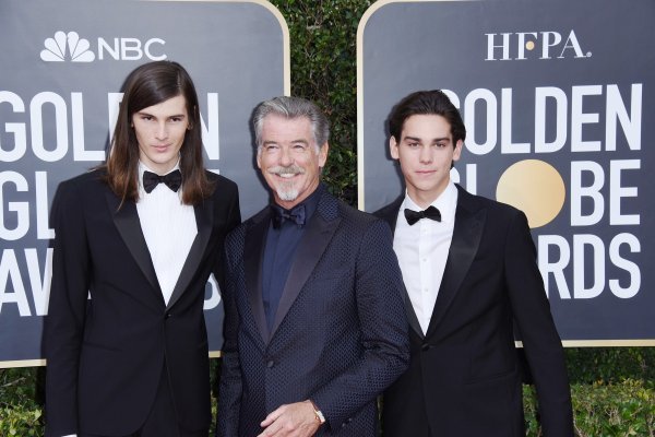 Pierce Brosnan sa sinovima