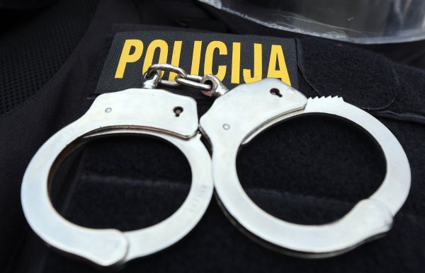 Uhićen vozač koji je udario 15-godišnjakinju i pobjegao