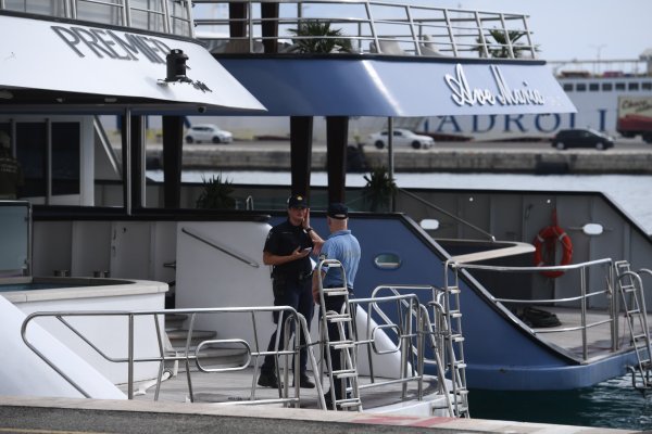 Požar u splitskoj luci