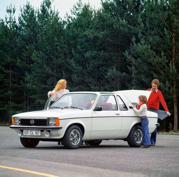 Opel Kadett C Aero (prije facelifta 1977.)