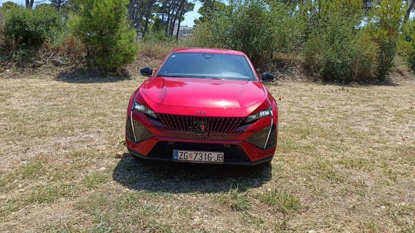 Peugeot 408 PureTech 130 S&S EAT8 GT