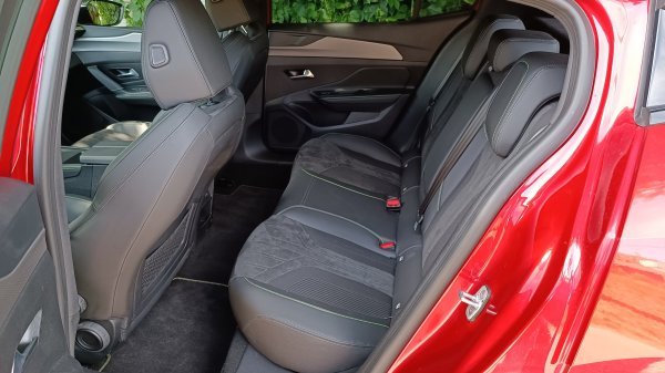 Peugeot 408 PureTech 130 S&S EAT8 GT