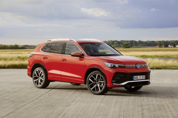 Volkswagen Tiguan (e-Hybrid) 'R-Line' (Persimmon Red boja)