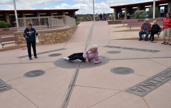 Najveća turistička klopka na svijetu je Four Corners Monument, komad pločnika s točkom na kojoj se spajaju Arizona, New Mexico, Colorado i Utah