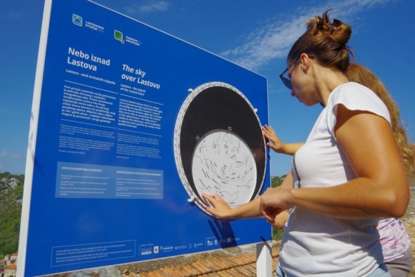 Turiste će obradovati materijali koji im omogućuju lakše snalaženje na Lastovu