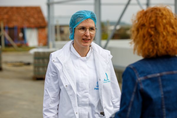 Mirela Mikičević, voditeljica Tvornice za preradu ribe Panona Mare u Čačincima, u razgovoru s novinarkom tportala